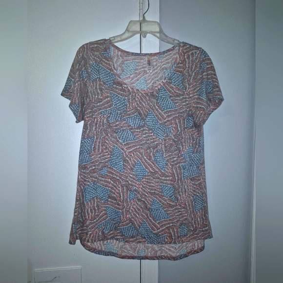 LuLaRoe Tops - Lularoe Size M Flag Pattern Women's T-shirt